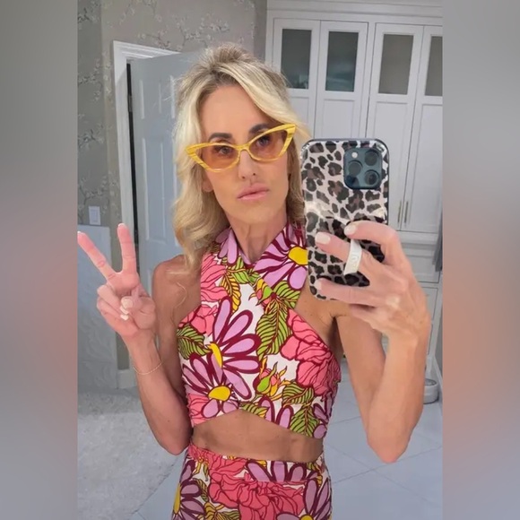 ⚡️GUCCI Yellow Cat-Eye Sunglasses, NWT! Fancy, retro inspired look $595 Retail 💛 - Picture 15 of 16